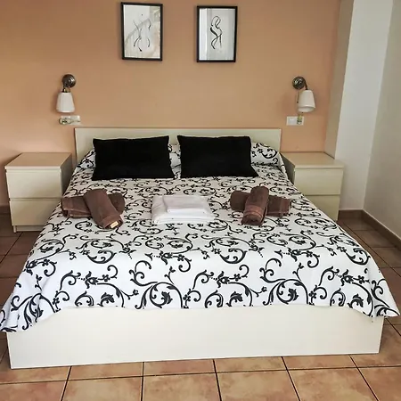 Helle Und Geraeumige In Conil By Interhome